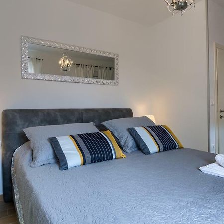Apartments Dream In Arena 2 Pula Center Free Parking Kültér fotó
