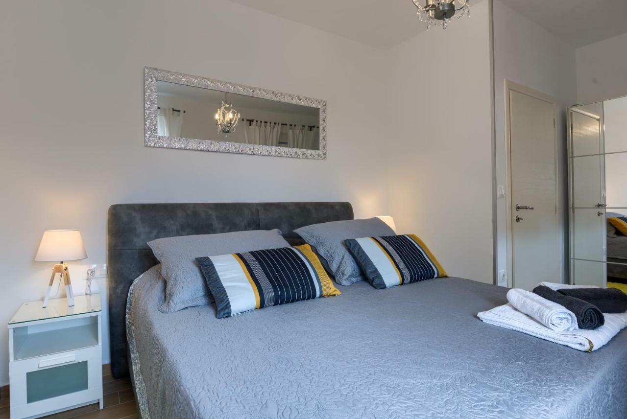 Apartments Dream In Arena 2 Pula Center Free Parking Kültér fotó